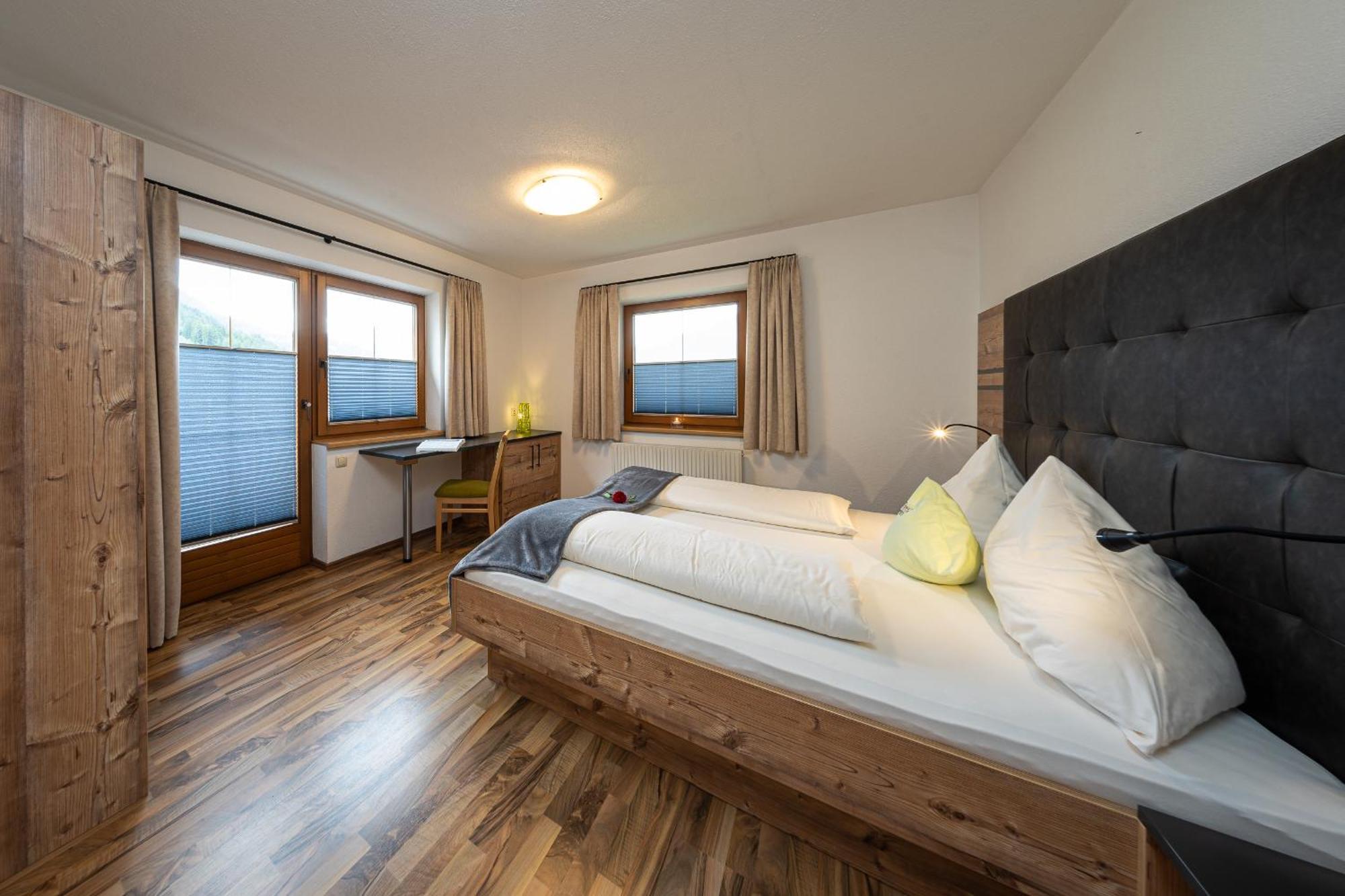 Appartements Am Burgsee Ladis Exteriör bild