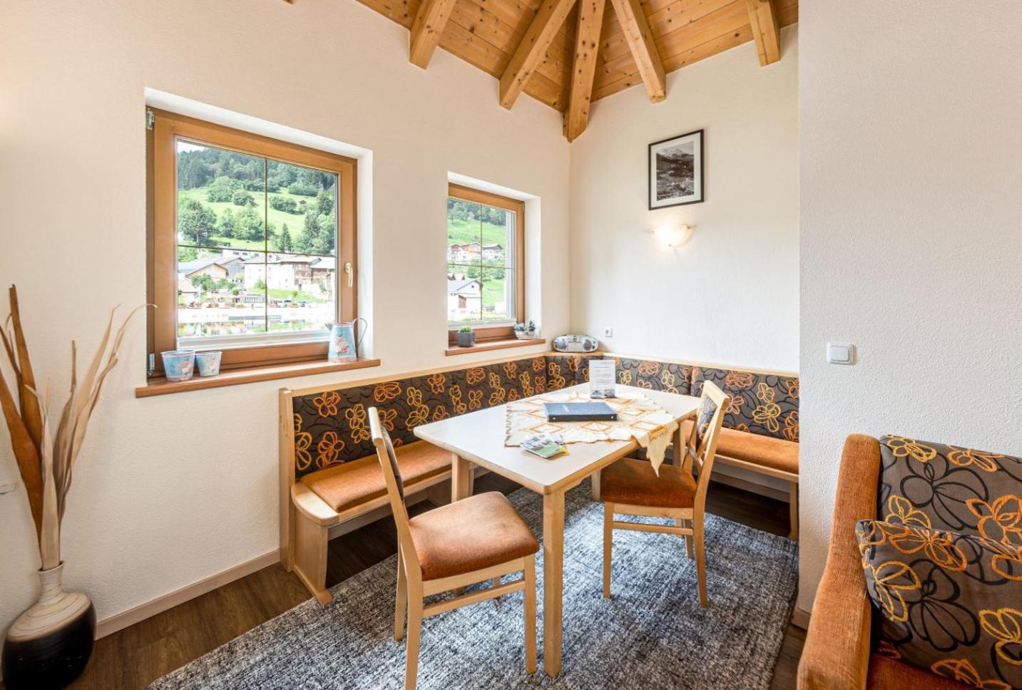 Appartements Am Burgsee Ladis Exteriör bild